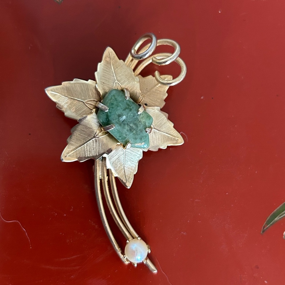 Vintage Gold Tone Flower Pin